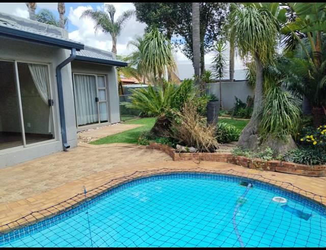 3 BEDROOM HOUSE FOR SALE IN GLEN MARAIS